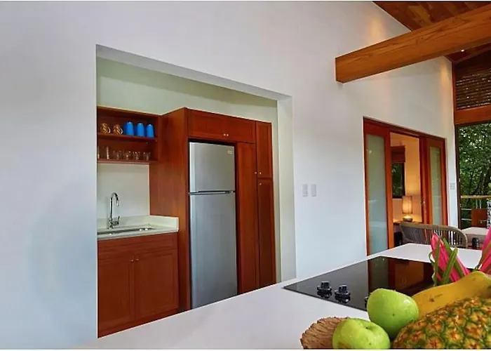 Casa Canopy Villa *