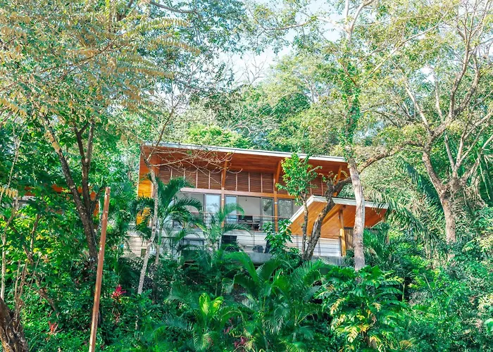 Casa Canopy Villa *
